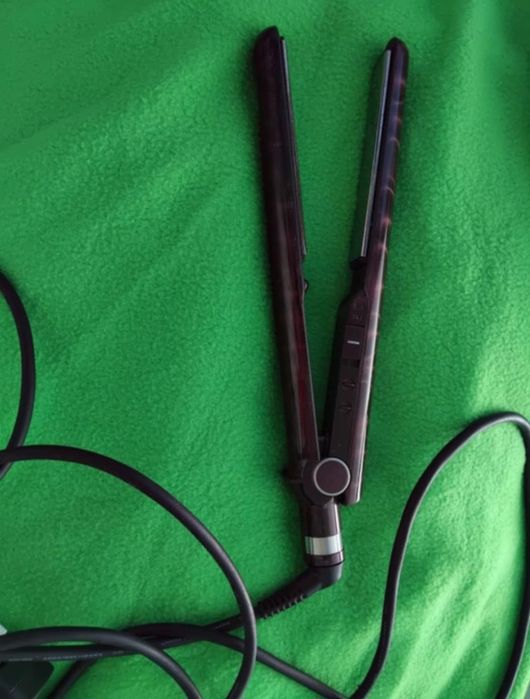 Placa Babyliss Intins sau Bucle