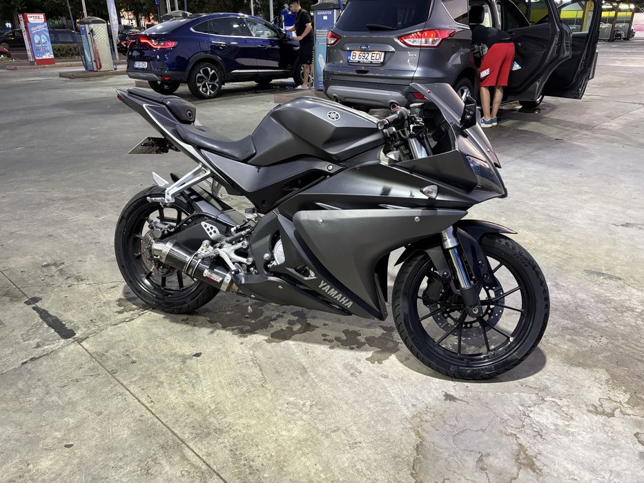 Motocicleta YAMAHA YZF R125 cc