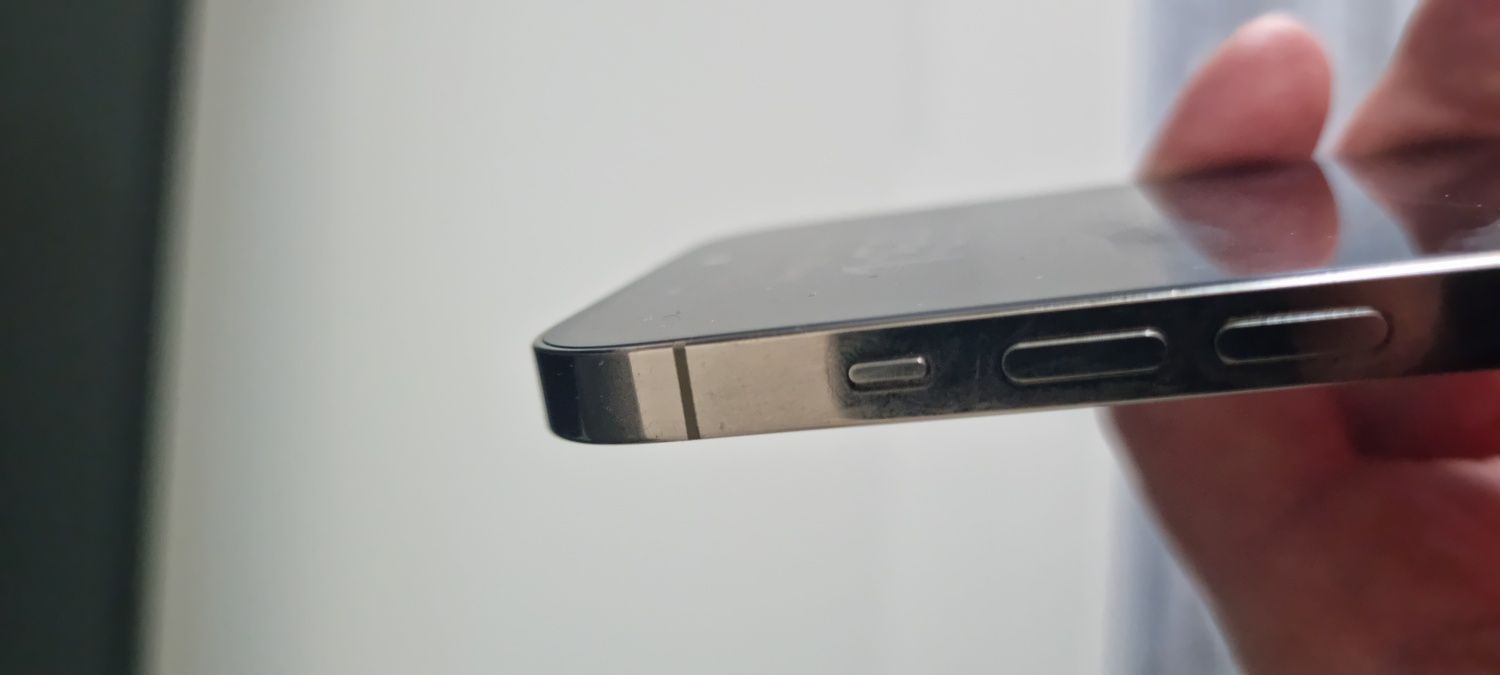 iPhone 14 PRO ...