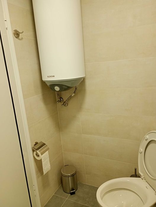 Давам под наем тристаен апартамент в кв Железник