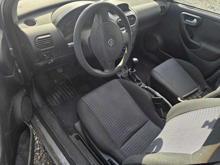 Vand / dezmembrez Opel Corsa 1.2 benzina