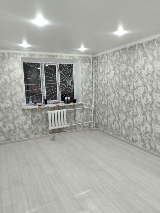 Срочно продается 3-комнатная квартира с ремонтом.Пластик окно.