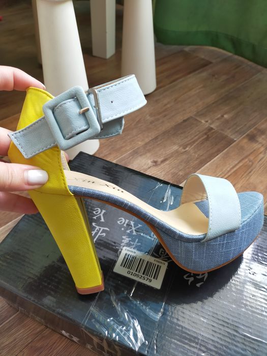 Босоножки новые 37 размер