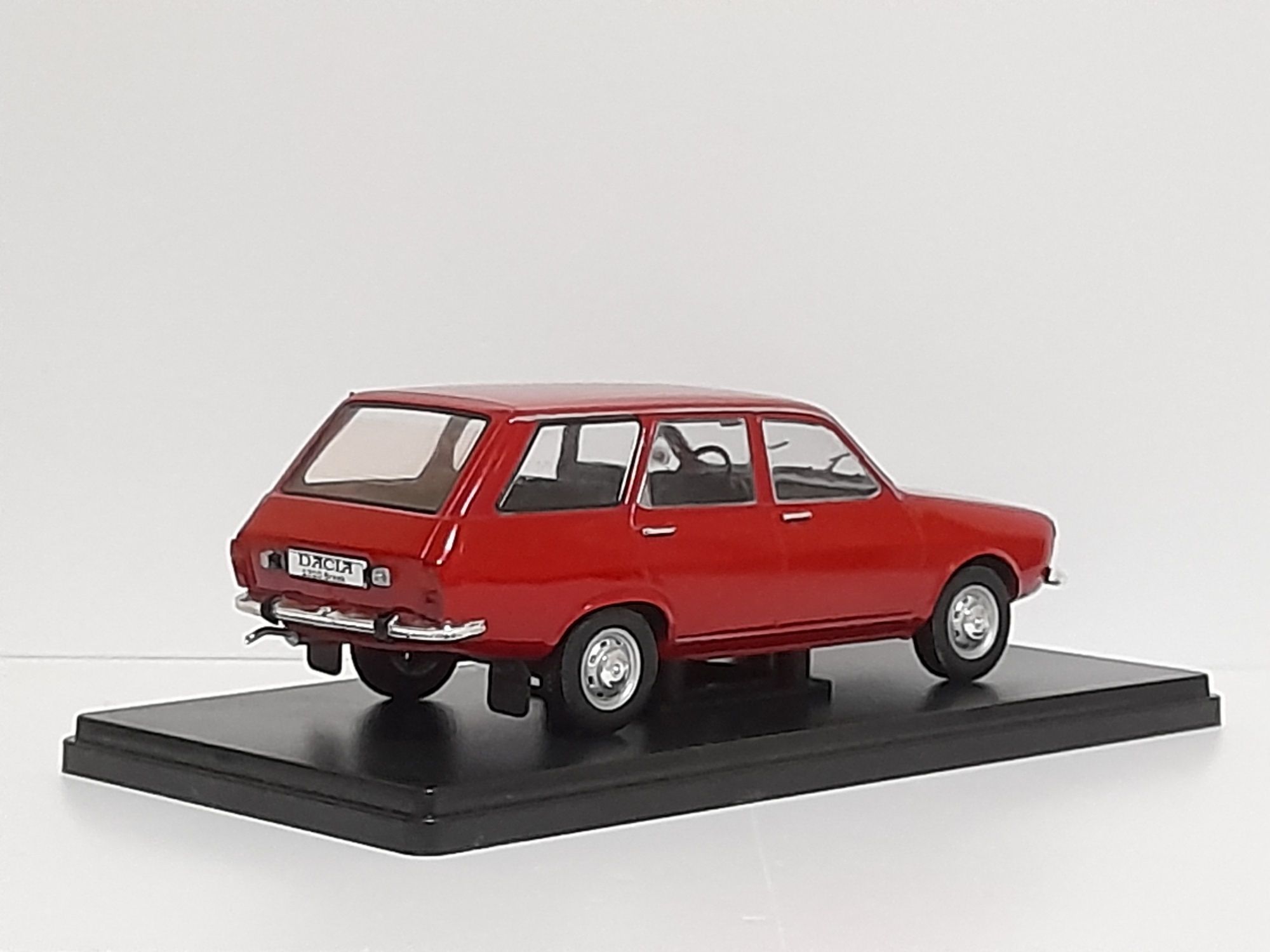 Macheta dacia 1300 break scara 1:24 hachette