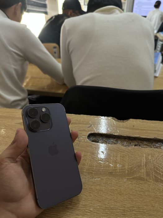 Iphone 14 pro с гарантиями