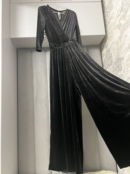 Продаю вечерний/повседневний комбинезон. Размер: L/XL