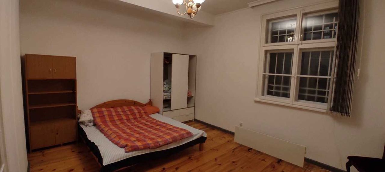 Дава се под наем Двустаен апартамент в София, Център - 49 кв.м за 458.49 € - Снимка #3
