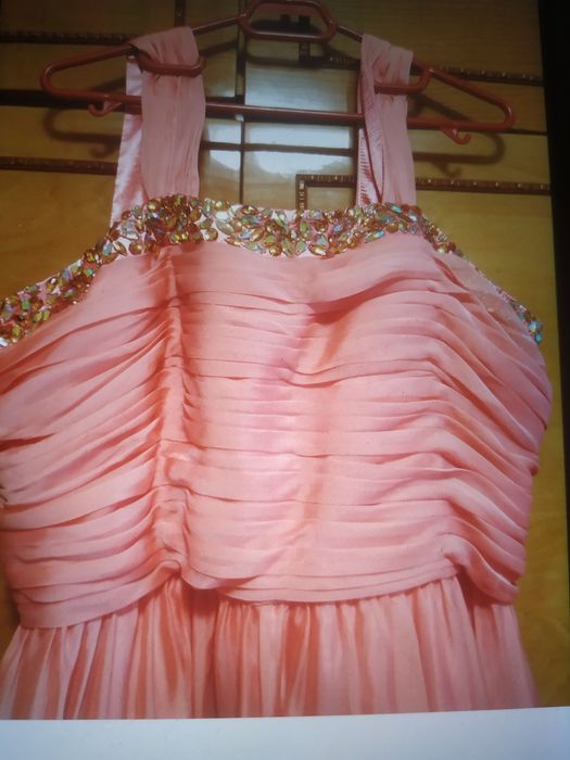 Vând rochițe elegante xxl