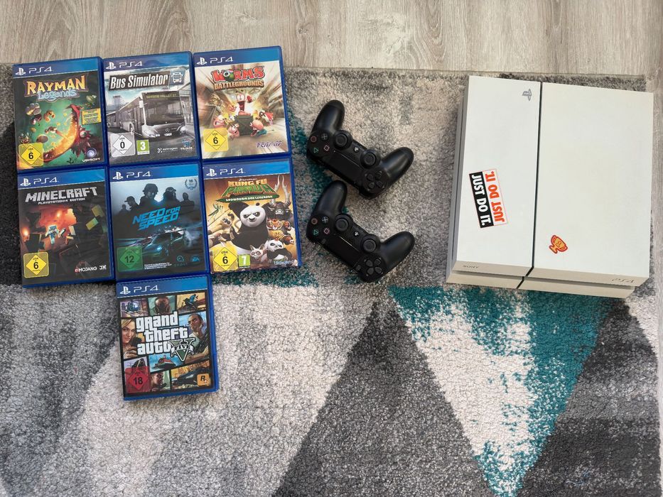 PlayStation4 500GB в добро състояние. (PS4 FAT)