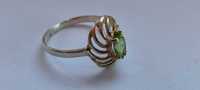 Красивое серебряное кольцо с камнем ХРИЗОЛИТ, размер 17.