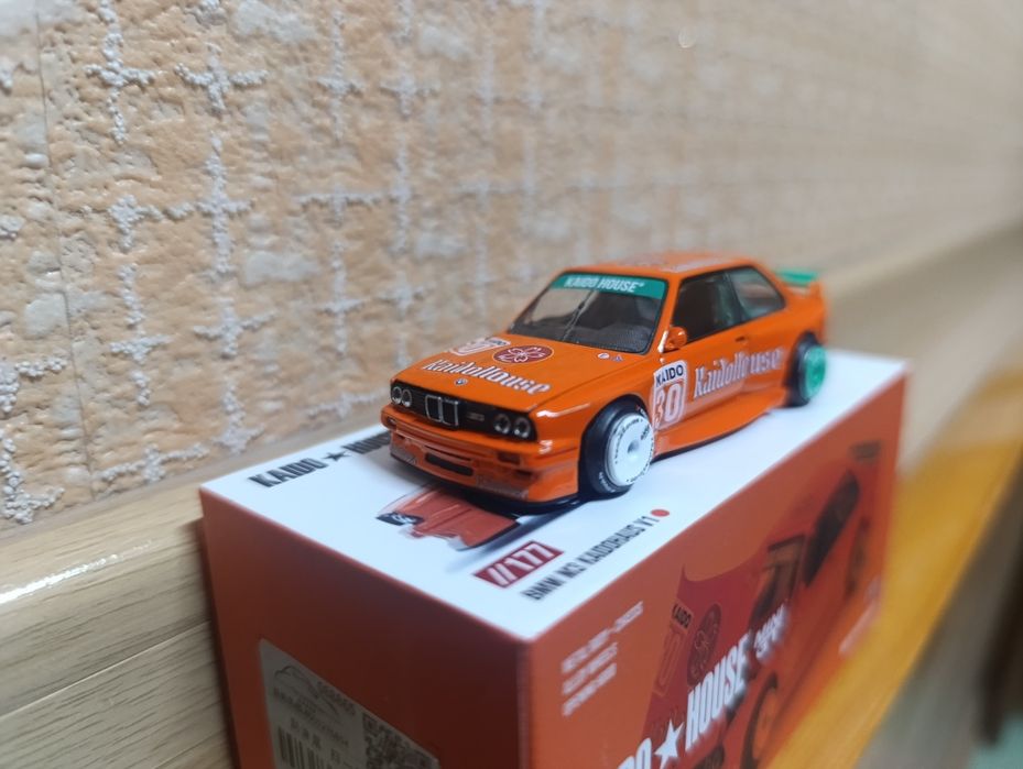 Продам BMW e30 kaidohause от фирмы mini gt капот открывается