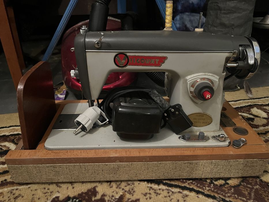 Masina cusut electrica