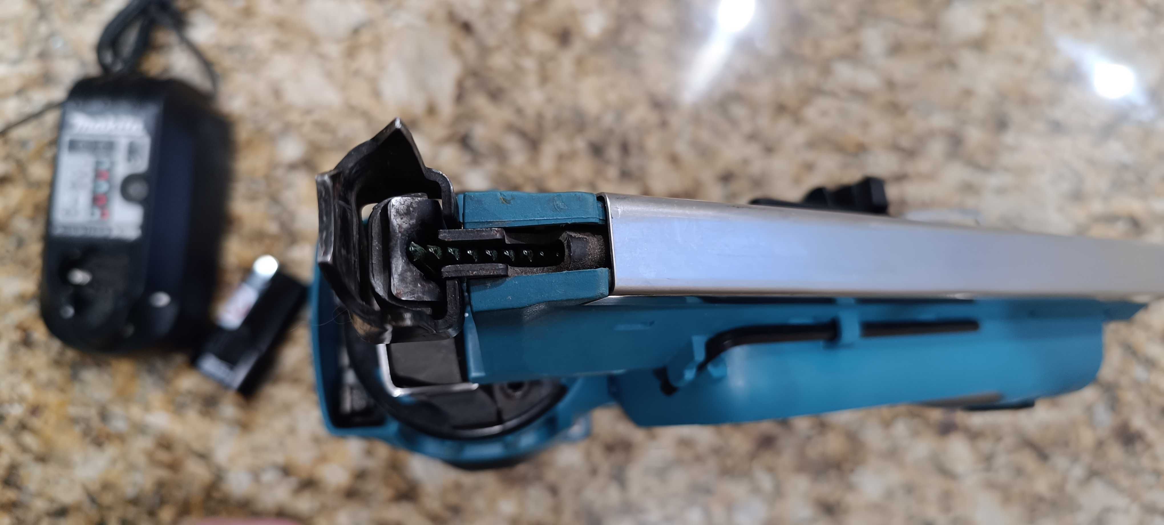 Makita GN900 Такер за Пирони