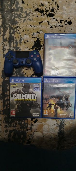 Vând PS 4 de 1 tera