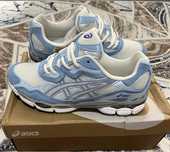 Adidasi asics baby blue