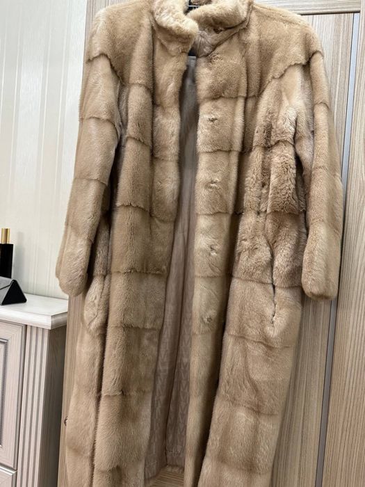 Норковая шуба,длинная,фирмы Manzari(Греция)