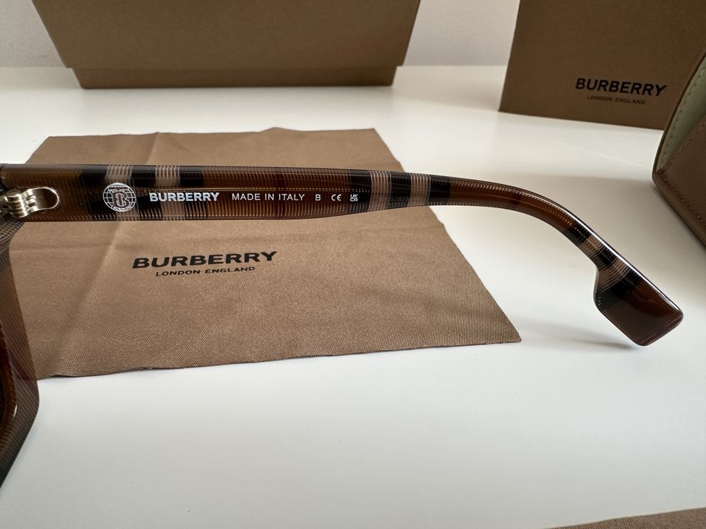 Нови оригинални очила Burberry