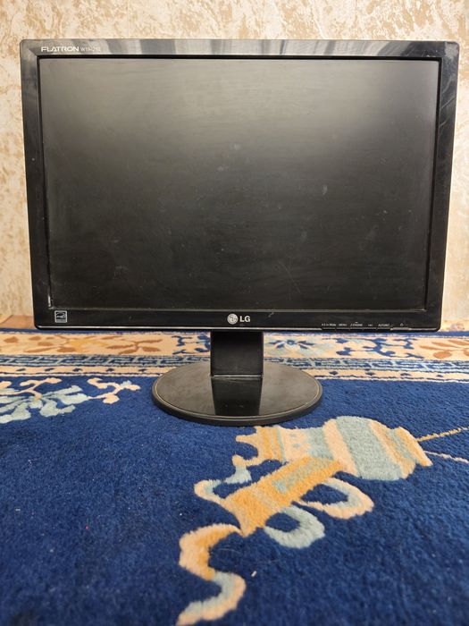 LG Монитор на компьютер