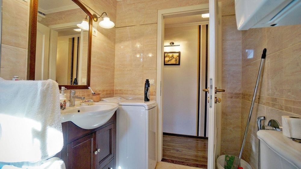 Продава се Двустаен апартамент в София, Лозенец - 62 кв.м за 2242 €/кв.м - Снимка #4