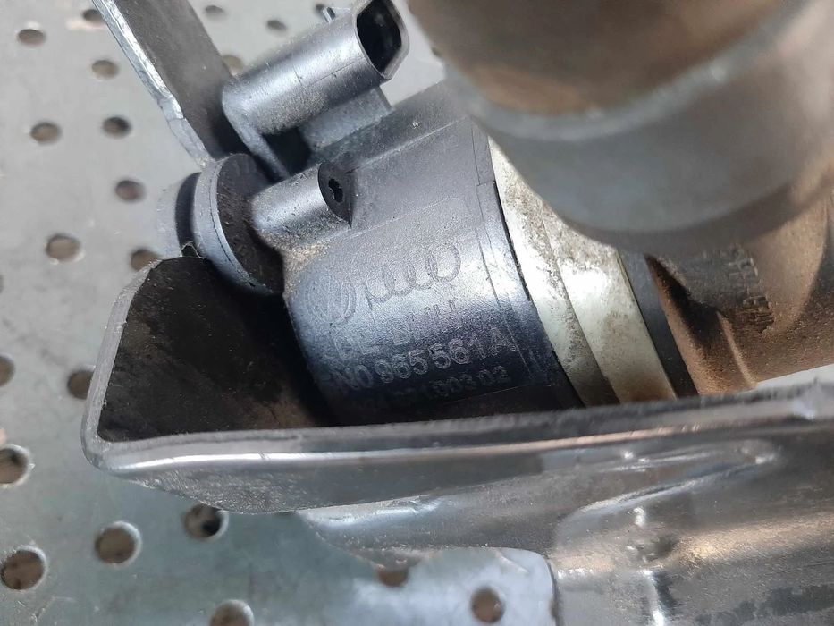 Pompa recirculare apa 2.0 tdi vw tiguan 5n golf 6 sharan 7n audi a3 8p a4 b8 seat altea 5p1 5n0965561a