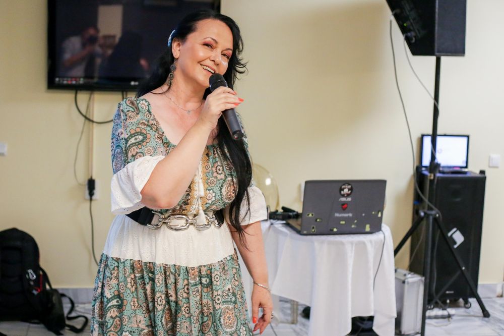 Solistă evenimente, program românesc și internațional