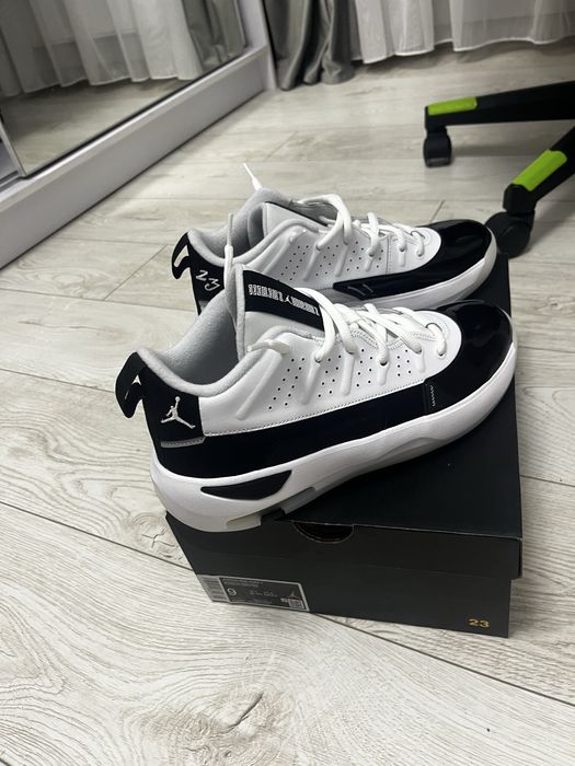 Adidasi nike  jordan masura 42,5