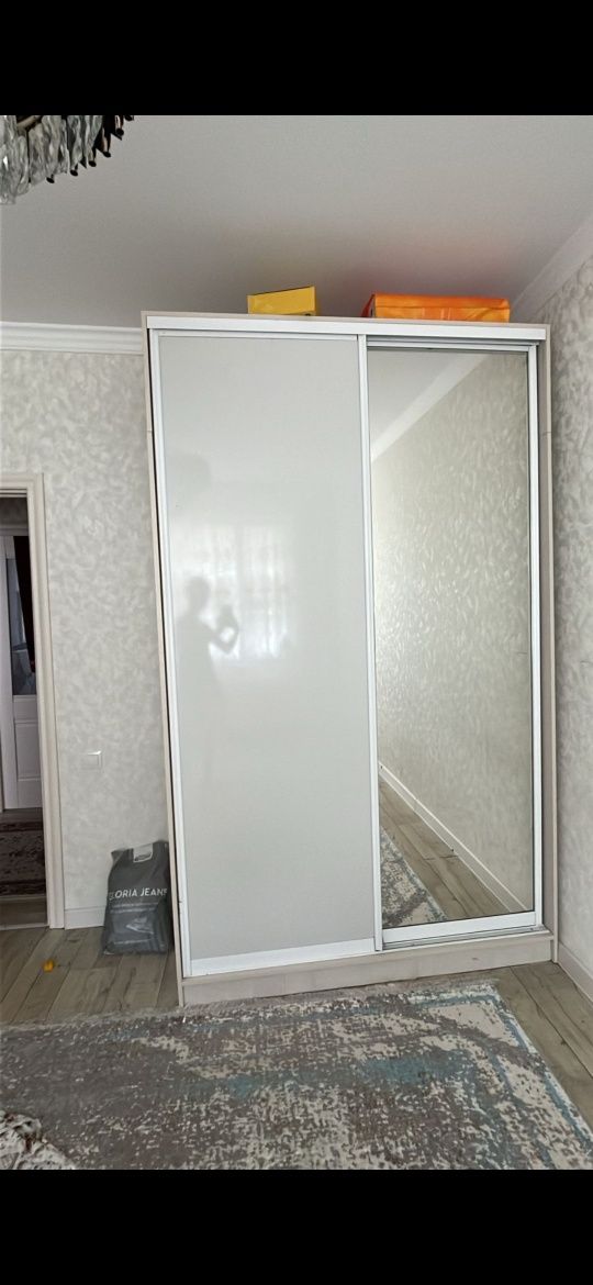 Шифонер биіктігі-280см. Ені150см