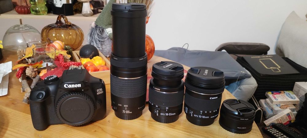 Pachet complet camera DSLR Canon EOS 4000 D + 4 obiective + accesorii