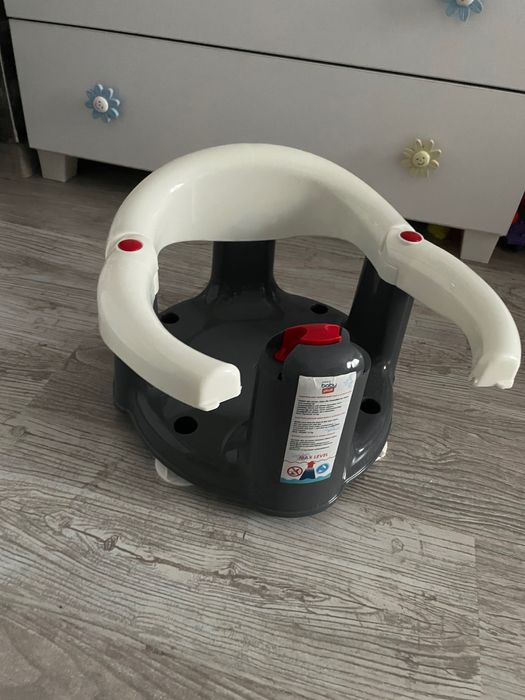 столче за баня за бебета