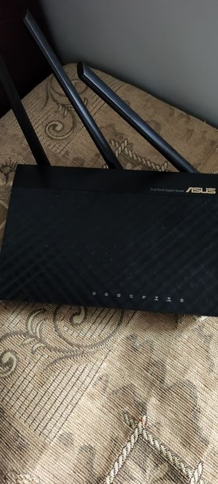 Vând router wireless Asus