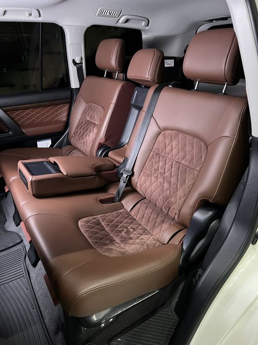 Toyota Land Cruiser 200