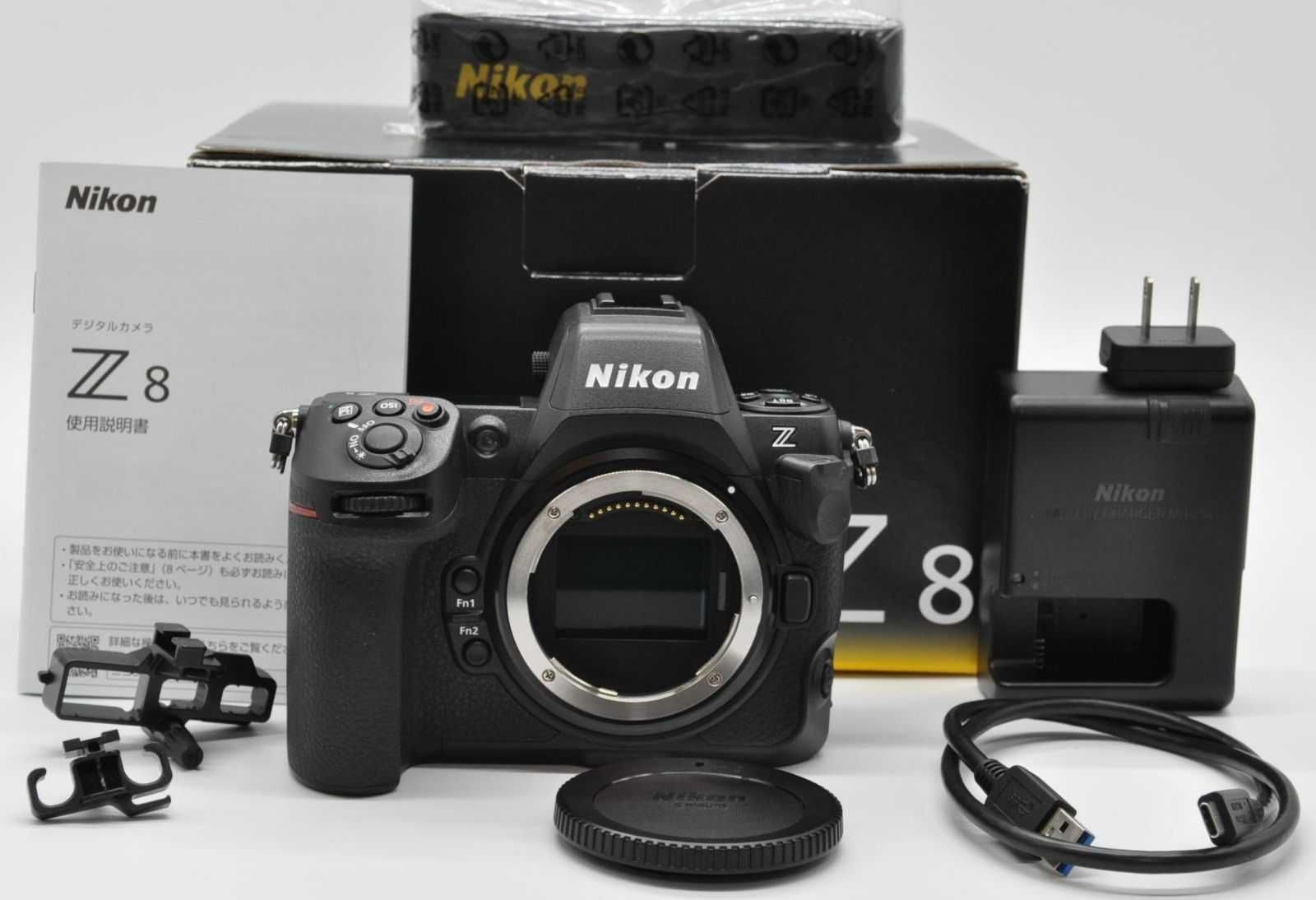 Nikon Z8 cu toate accesorile originale la cutie