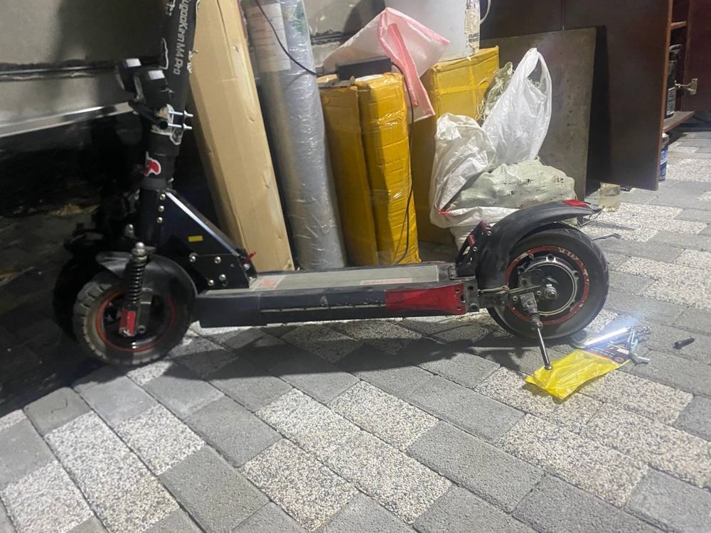 Срочно продам самокат Kugoo m4 pro