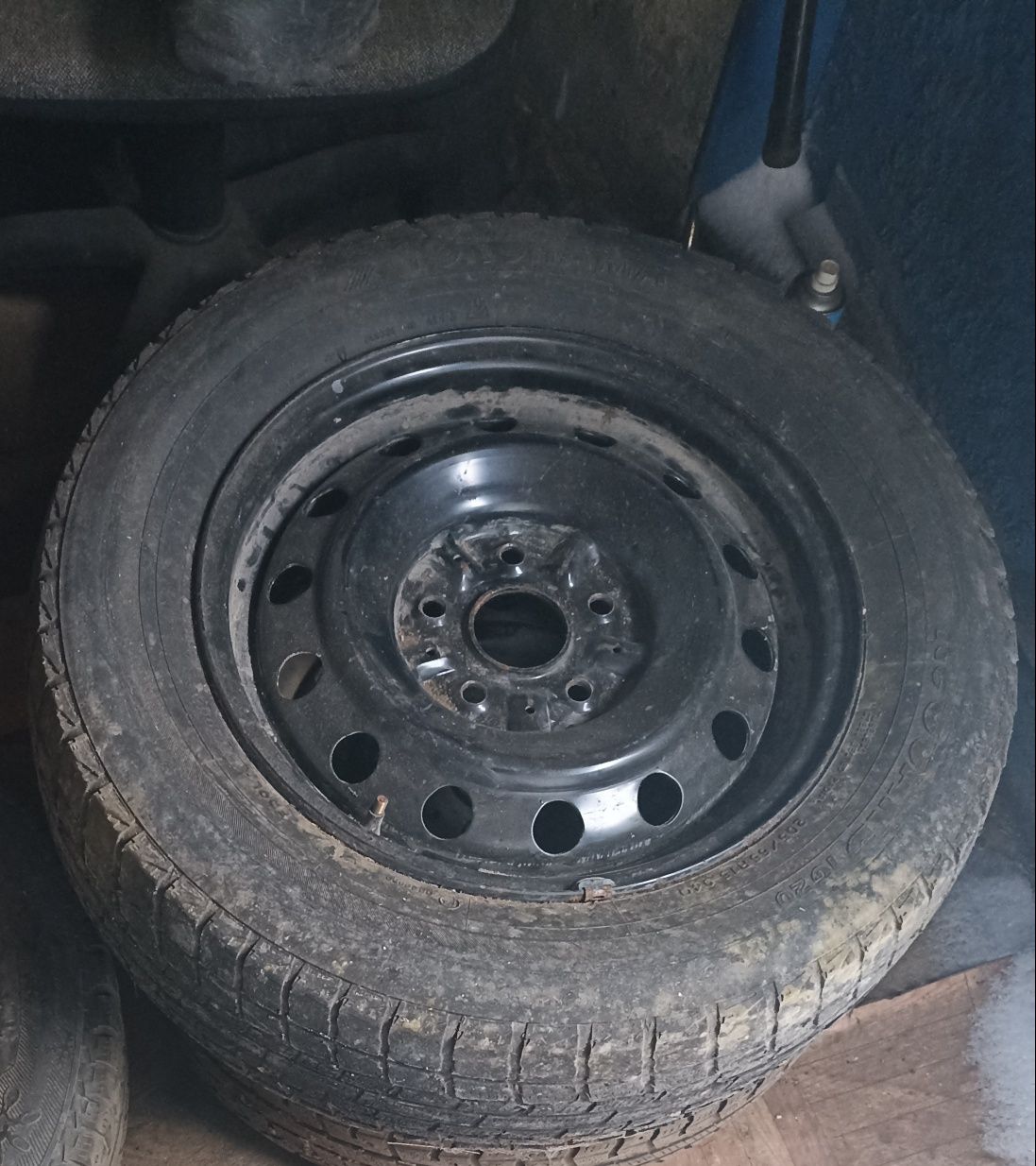 Продам штамп диск нa R 15. Ауди . 5 отверстий.