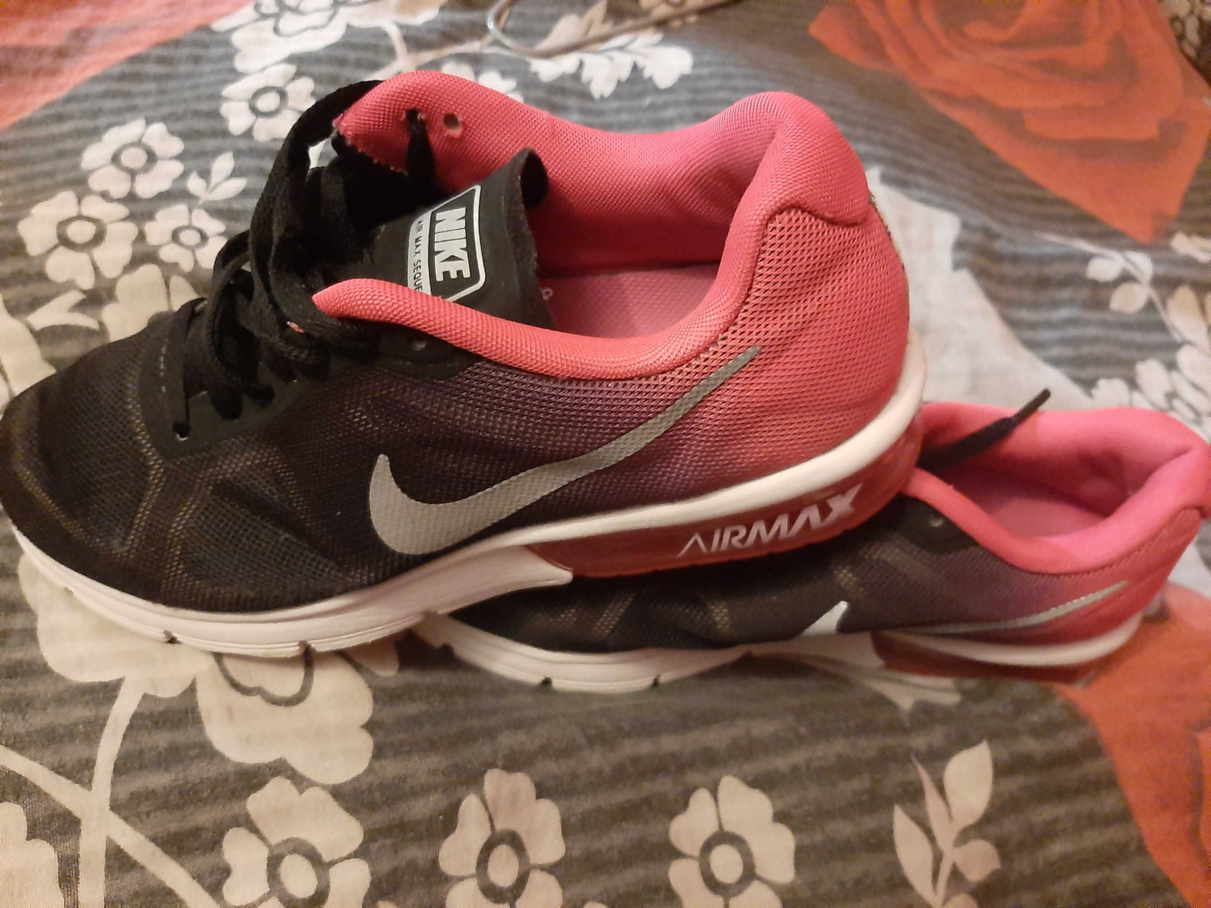 Adidasi Nike AirMax 38