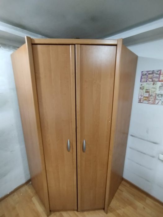 Продам шкаф угловой
