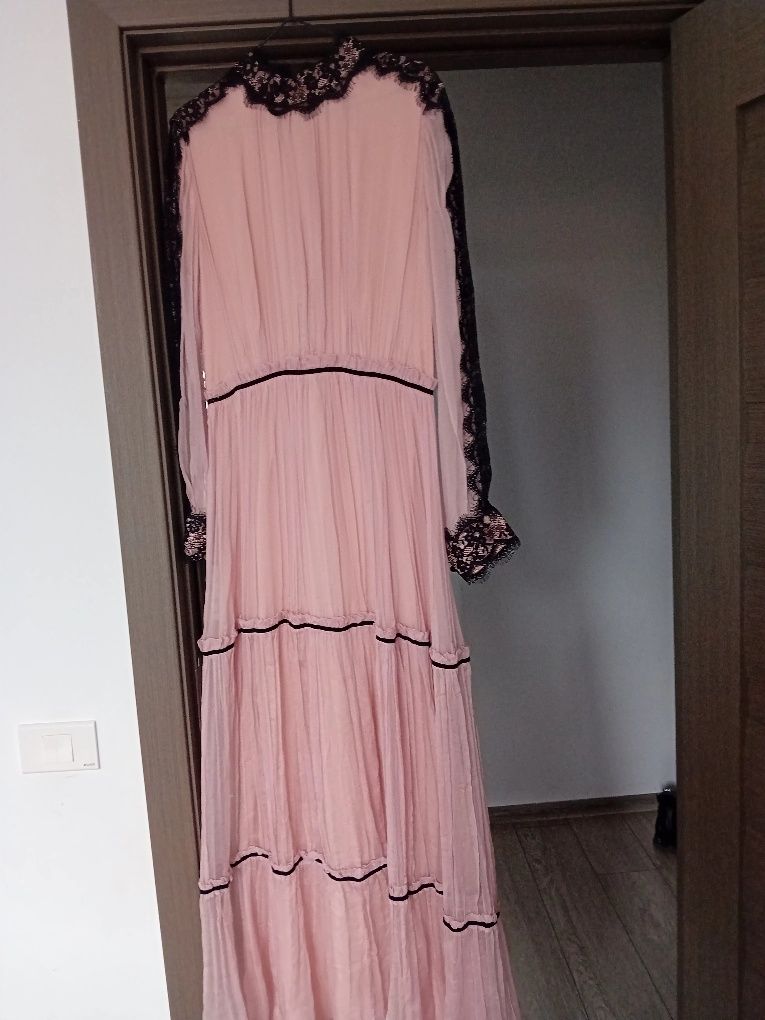 Vand rochie eleganta  deosebita