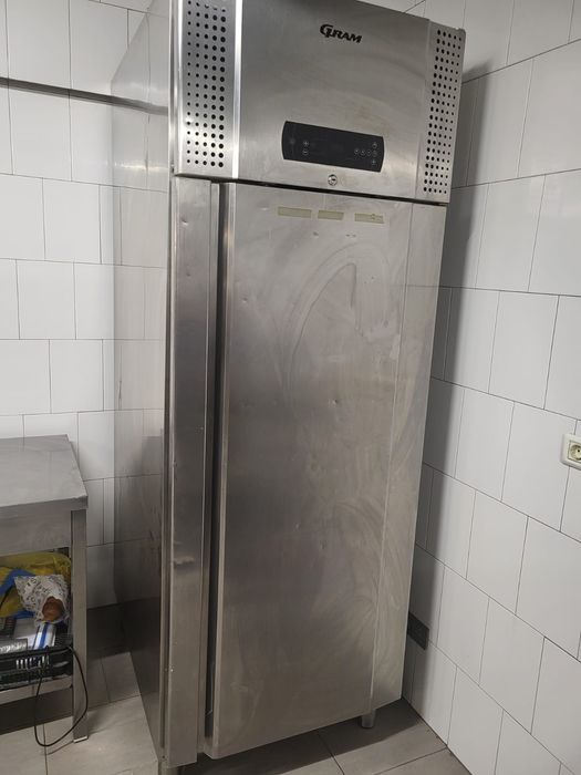 Frigider Congelator Patiserie PROFESIONAL  +10-20gr  30-60 tavi 60x40