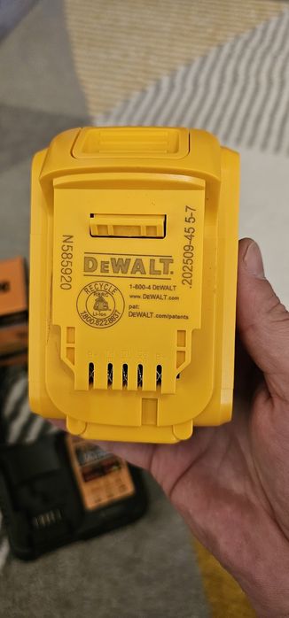 Батерий Dewalt 20v 6AH