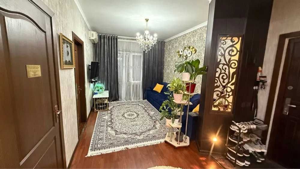 Продается 4х комнатная квартира, Район Сергели 8, Кафе Жиз-Биз, 0837