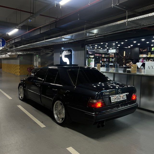 Mercedes Benz W124 E500
