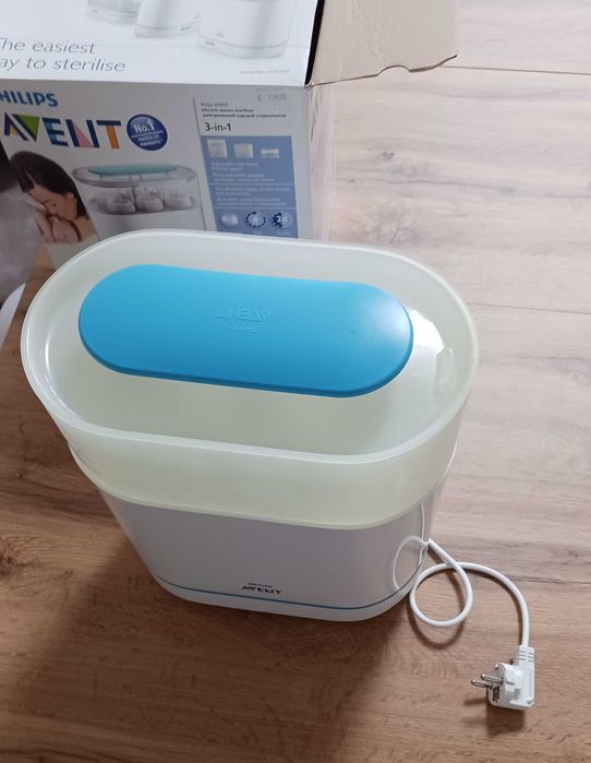 Стерилизатор Avent и подарък възглавница за кърмене Loreli.