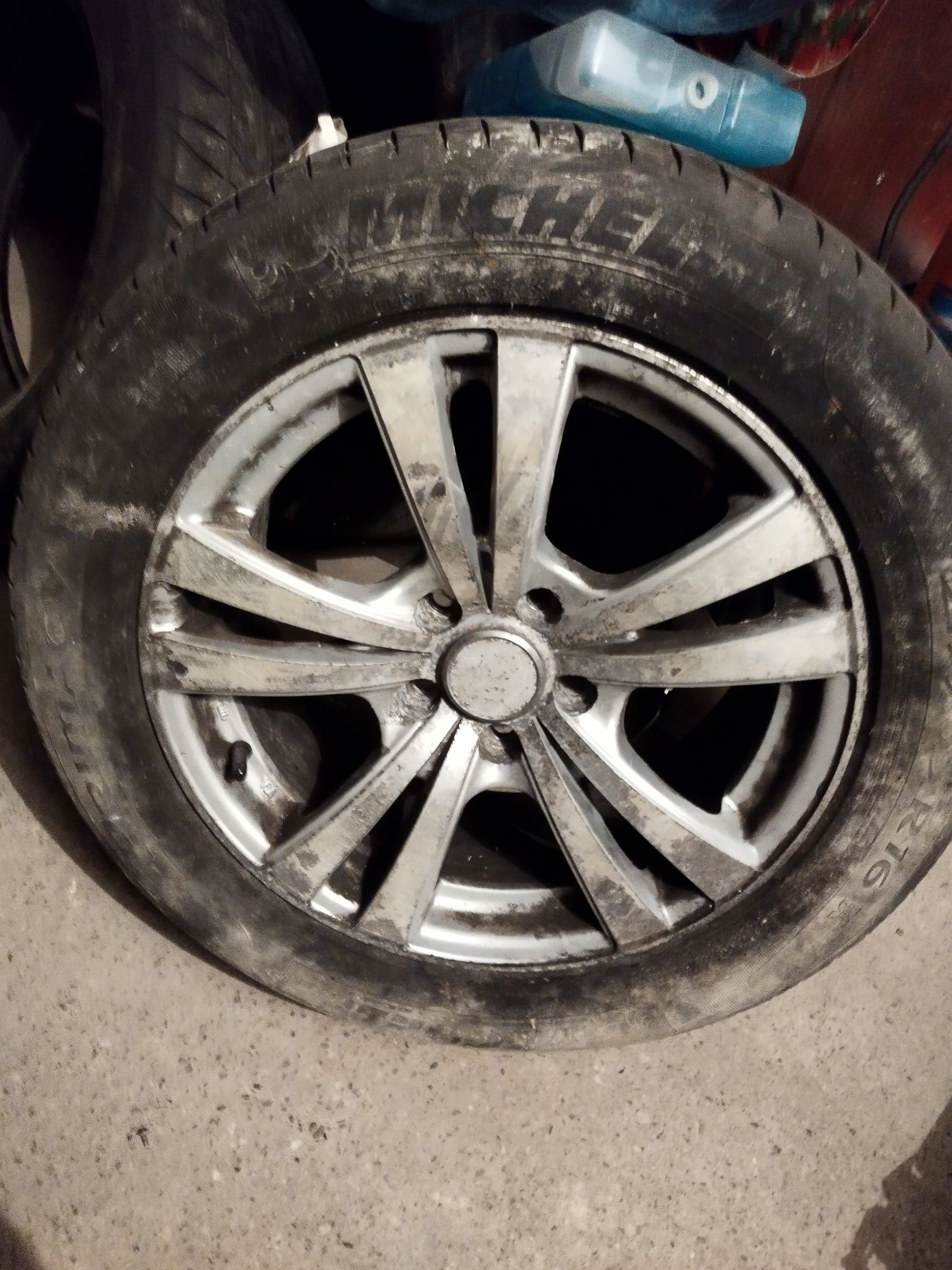 3 jante aliaj originale Ford pe 16"