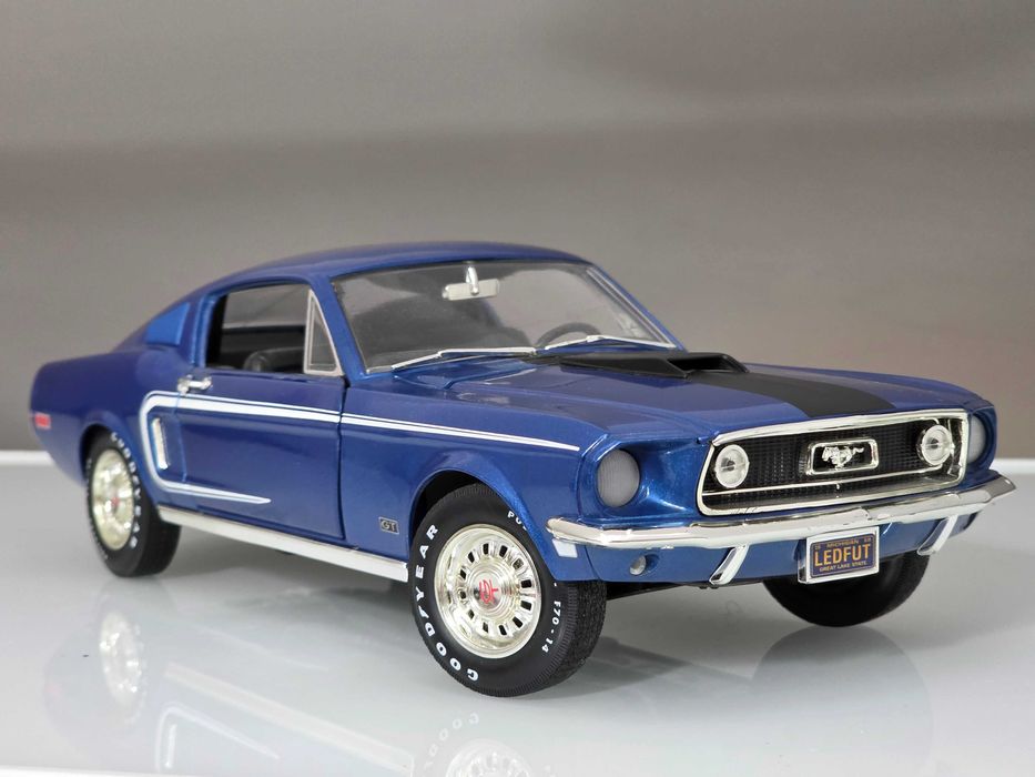 Macheta Auto 1/18 ERTL Ford Mustang GT