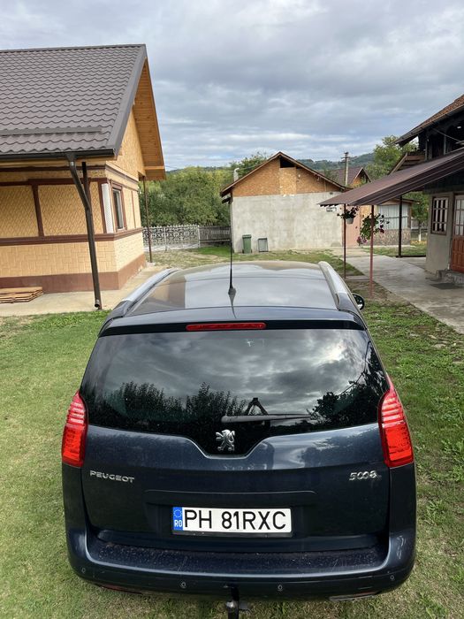 Peugeot 5008 2013