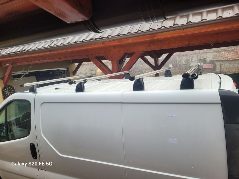 Bari portbagaj cu rola pentru scara