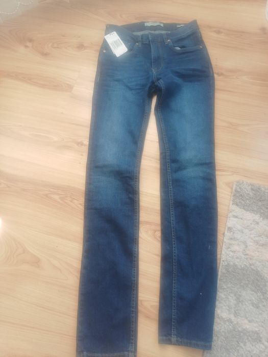 Нови дънки на манго.