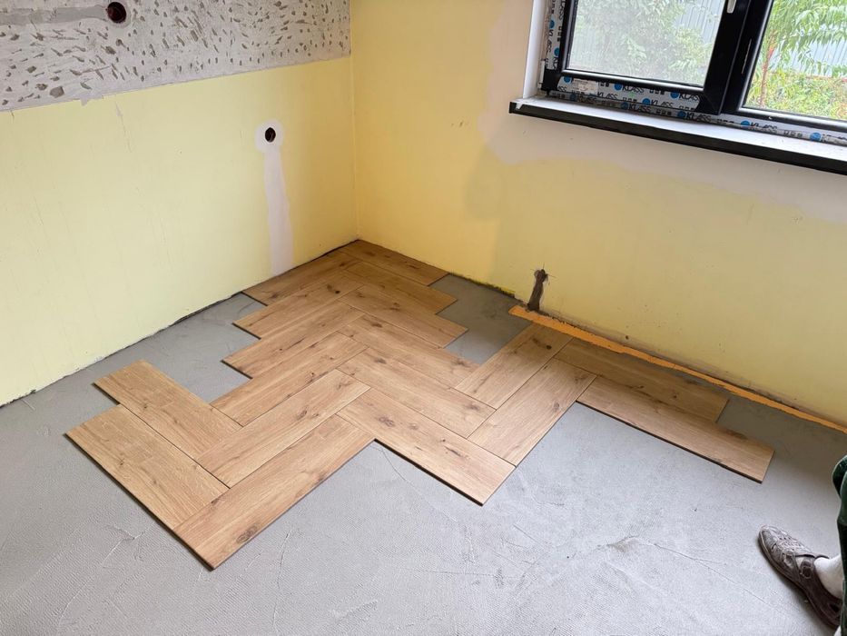 Gresie tip parchet