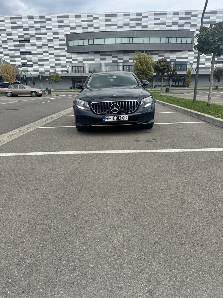 Vand Mercedes E220 automat