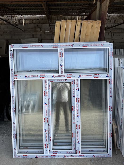 Alyumindan eshik derazalar mavjud